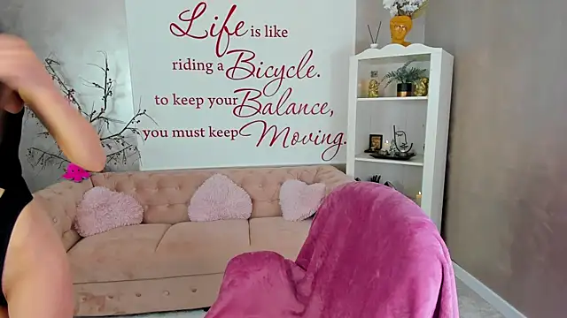 ReynaTheVixen online show from October 30, 5:46 pm