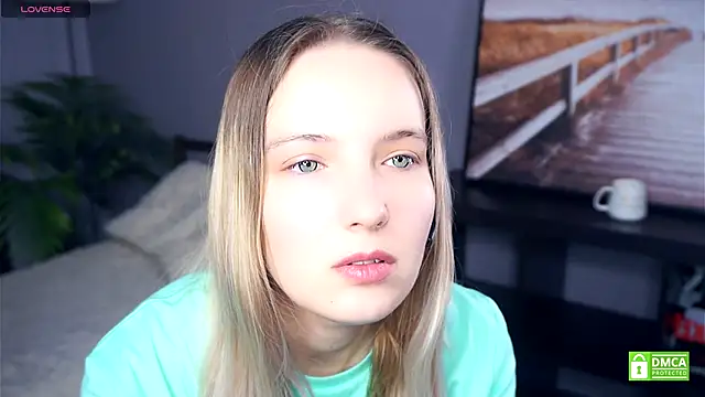 HongTomczak online show from September 10, 6:35 am