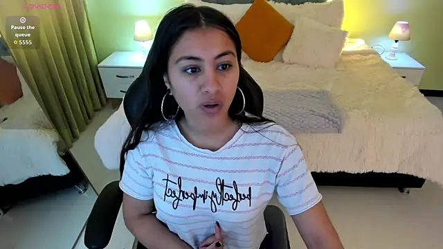 Camille Olsen  online show from October 20, 11:54 am