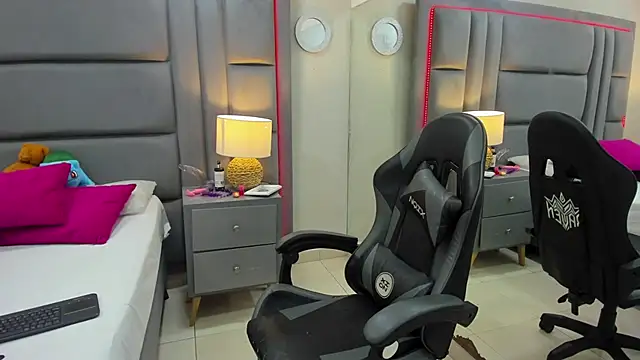 EimmyJones online show from November 7, 3:17 am