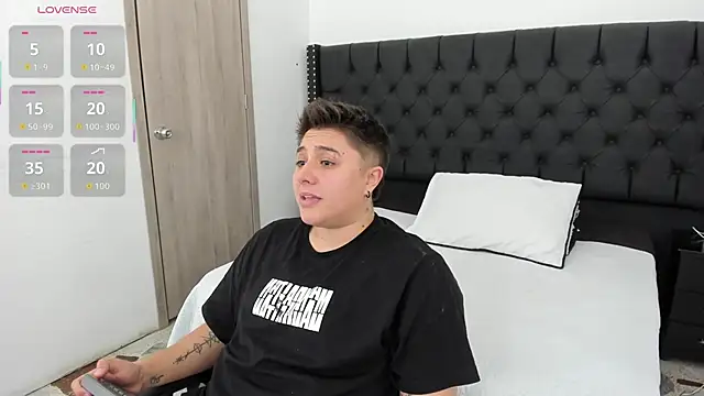 IanGilbert online show from November 24, 7:57 pm