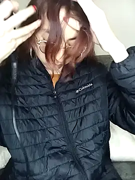 AnnieSparkle online show from September 18, 12:23 am