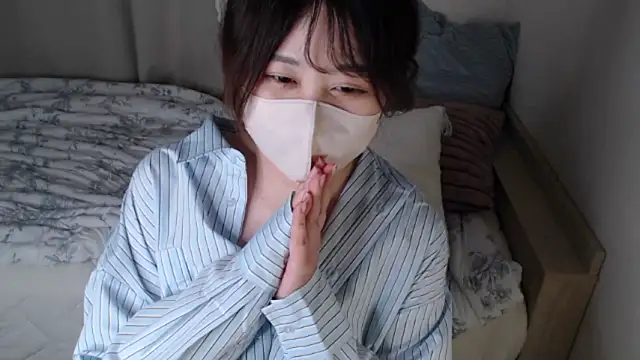 Snapshot of mi__san chatting on September 27, 2:33 pm mi san online show from September 27, 2:33 pm