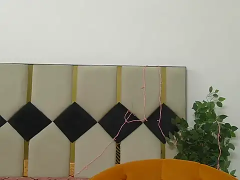 Snapshot of Its-ishikaa chatting on October 25, 4:20 am Its-ishikaa online show from October 25, 4:20 am