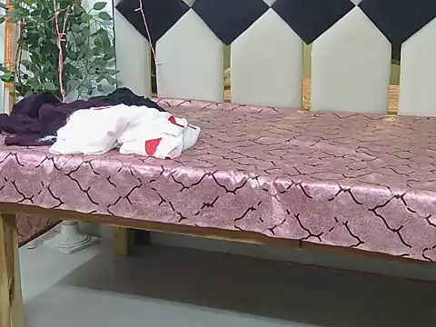 Snapshot of Its-ishikaa chatting on November 1, 2:57 am Its-ishikaa online show from November 1, 2:57 am