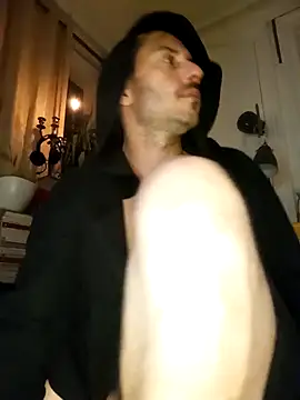 Snapshot of branletteur chatting on November 8, 3:18 am branletteur online show from November 8, 3:18 am