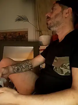 Snapshot of branletteur chatting on November 15, 9:54 pm branletteur online show from November 15, 9:54 pm