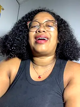 Snapshot of Yera_brown69 chatting on October 25, 1:40 pm Yera brown69 online show from October 25, 1:40 pm