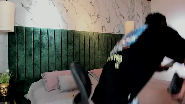 MrJustin  online show from October 17, 8:22 pm