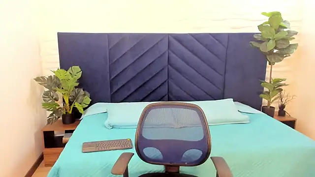 MrJustin  online show from November 10, 10:09 pm