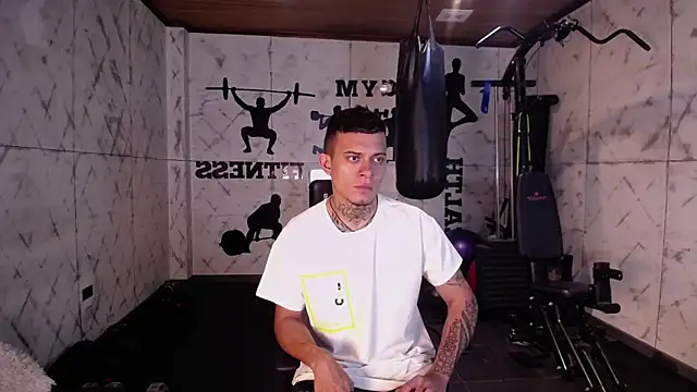 MrJustin  online show from November 24, 7:57 pm