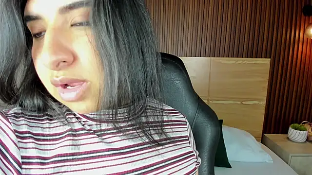 alice coopperx online show from October 20, 12:27 pm