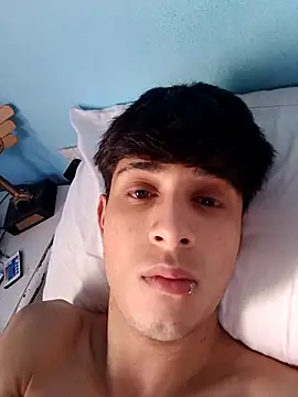 Snapshot of matiatr1112 chatting on November 22, 7:13 pm matiatr1112 online show from November 22, 7:13 pm