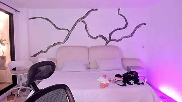 SarahCastro1  online show from September 9, 4:45 am