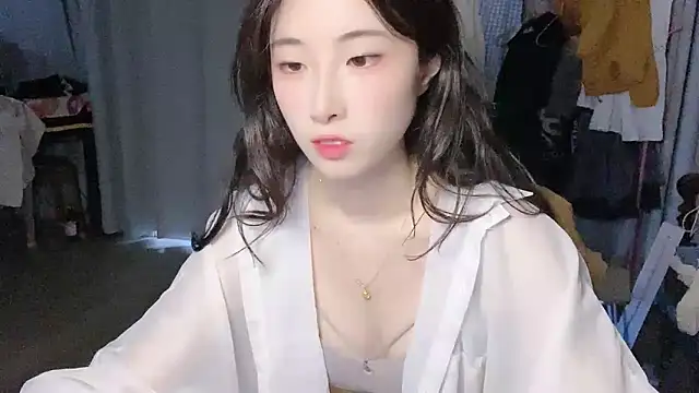 Freya7777 online show from September 12, 3:39 am