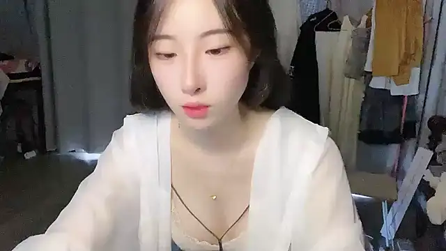 Freya7777 online show from September 13, 4:01 am