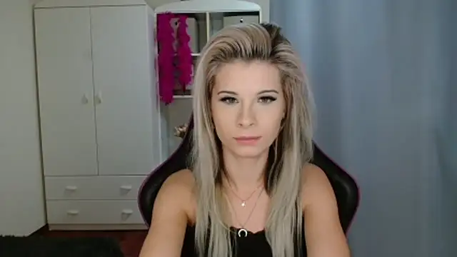 KristineGlow online show from October 28, 3:58 pm