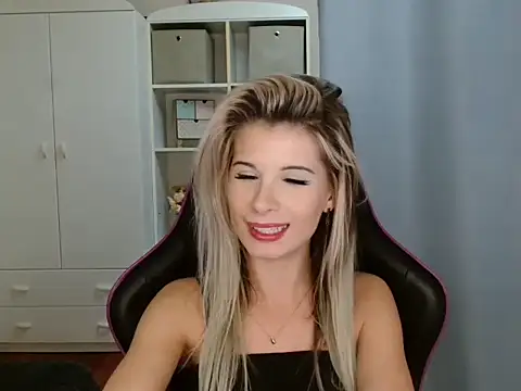 KristineGlow online show from November 25, 7:14 pm