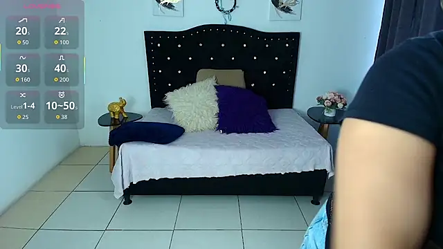 Snapshot of SammySmall_F_w chatting on November 22, 10:09 pm SammySmall F w online show from November 22, 10:09 pm