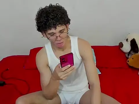 Snapshot of Tom_Blues chatting on October 9, 2:04 pm Tom Blues online show from October 9, 2:04 pm