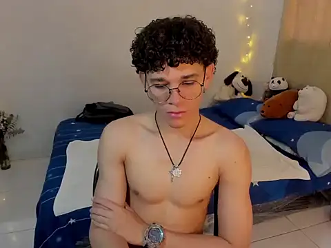 Snapshot of Tom_Blues chatting on November 4, 12:48 pm Tom Blues online show from November 4, 12:48 pm