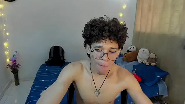 Snapshot of Tom_Blues chatting on November 13, 3:00 pm Tom Blues online show from November 13, 3:00 pm