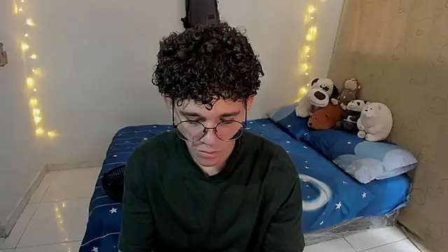 Snapshot of Tom_Blues chatting on November 24, 4:51 pm Tom Blues online show from November 24, 4:51 pm