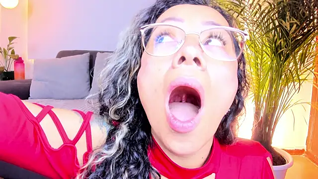 CarolaynStone online show from October 27, 11:58 am