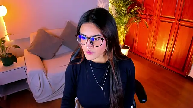 MeridaFox  online show from November 18, 6:23 pm