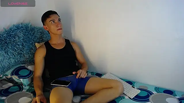 Snapshot of babyandy_x chatting on September 23, 8:12 pm babyandy x online show from September 23, 8:12 pm