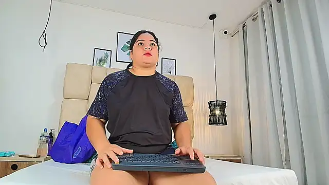 elizawiliamst online show from October 15, 11:43 am