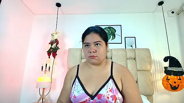 elizawiliamst online show from October 24, 11:50 am