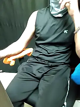 Snapshot of chocolate_alone chatting on October 13, 7:19 am chocolate alone online show from October 13, 7:19 am