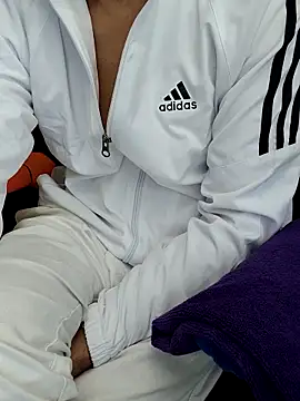 Snapshot of chocolate_alone chatting on October 24, 7:27 am chocolate alone online show from October 24, 7:27 am