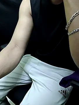 Snapshot of chocolate_alone chatting on November 11, 7:19 am chocolate alone online show from November 11, 7:19 am