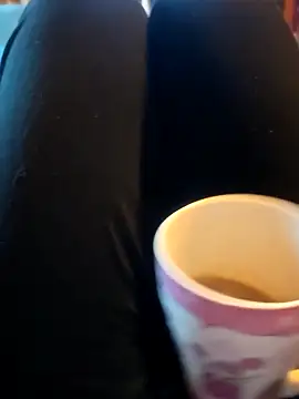 Snapshot of Horny_mummy chatting on November 16, 8:31 am Horny mummy online show from November 16, 8:31 am