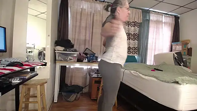 Snapshot of ANALTRAINING4U2 chatting on February 19, 4:00 pm ANALTRAINING4U2 online show from February 19, 4:00 pm