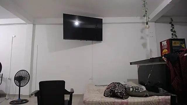 yohacriss online show from September 14, 8:30 pm