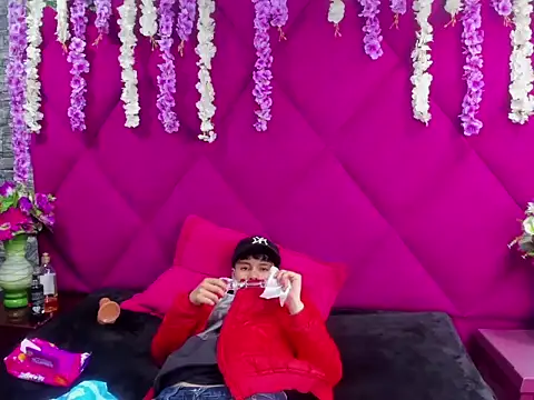 Snapshot of Bruno_Cruzz chatting on September 25, 2:37 am Bruno Cruzz online show from September 25, 2:37 am