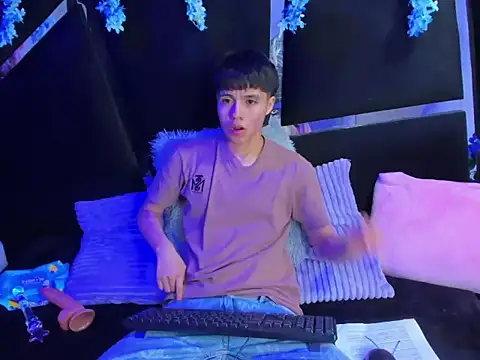 Snapshot of Bruno_Cruzz chatting on October 15, 2:01 am Bruno Cruzz online show from October 15, 2:01 am