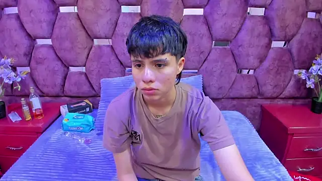 Snapshot of Bruno_Cruzz chatting on October 22, 2:12 am Bruno Cruzz online show from October 22, 2:12 am