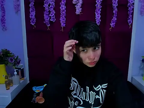 Snapshot of Bruno_Cruzz chatting on October 29, 2:25 am Bruno Cruzz online show from October 29, 2:25 am