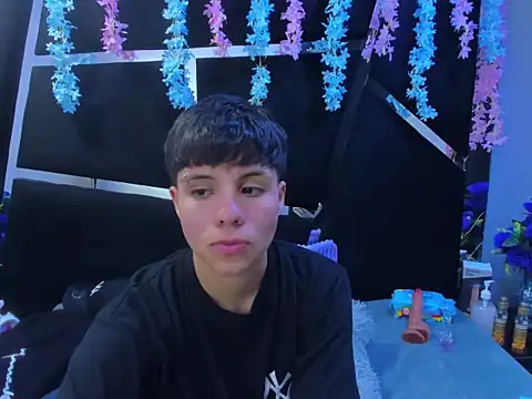 Snapshot of Bruno_Cruzz chatting on November 4, 3:05 am Bruno Cruzz online show from November 4, 3:05 am