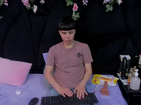 Snapshot of Bruno_Cruzz chatting on November 13, 2:43 am Bruno Cruzz online show from November 13, 2:43 am