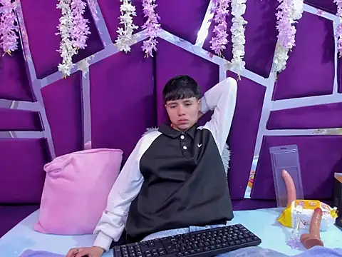 Snapshot of Bruno_Cruzz chatting on November 26, 1:39 am Bruno Cruzz online show from November 26, 1:39 am