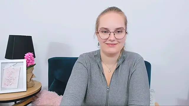 AliceCrazy69 online show from September 15, 3:12 pm