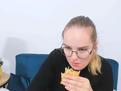 AliceCrazy69 online show from October 6, 10:02 am