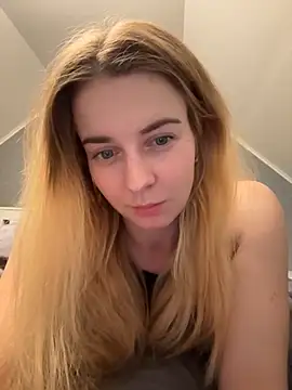 ellieen online show from October 14, 9:48 pm