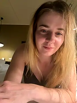 ellieen online show from October 22, 8:08 pm