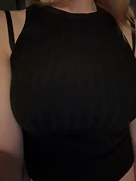 ellieen online show from December 1, 9:31 pm